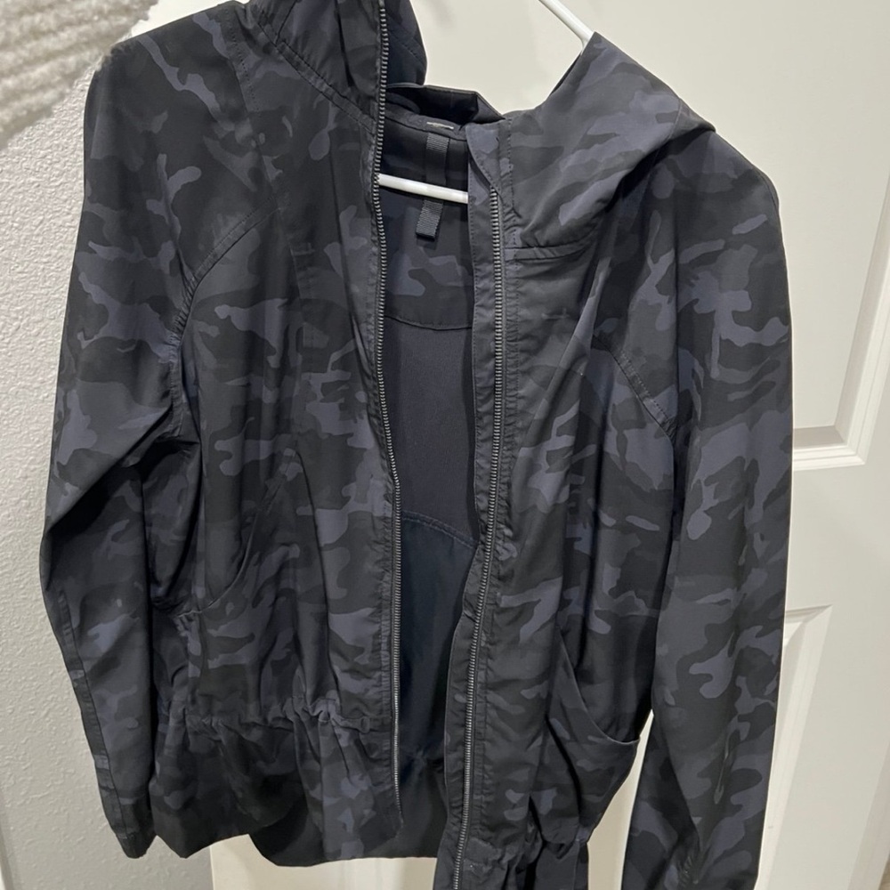 Lululemon camo jacket